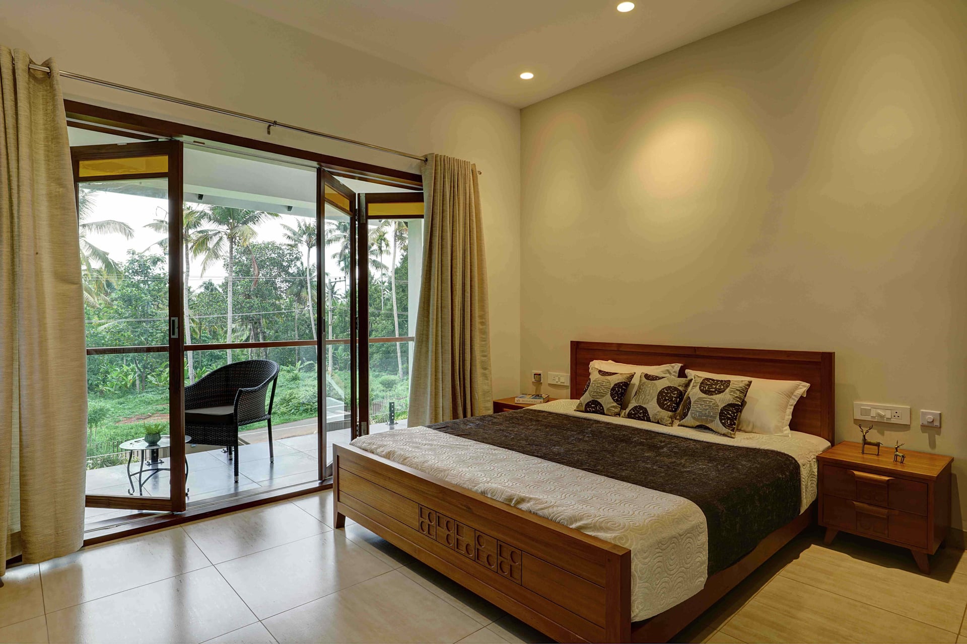 Lucent House - Image 10