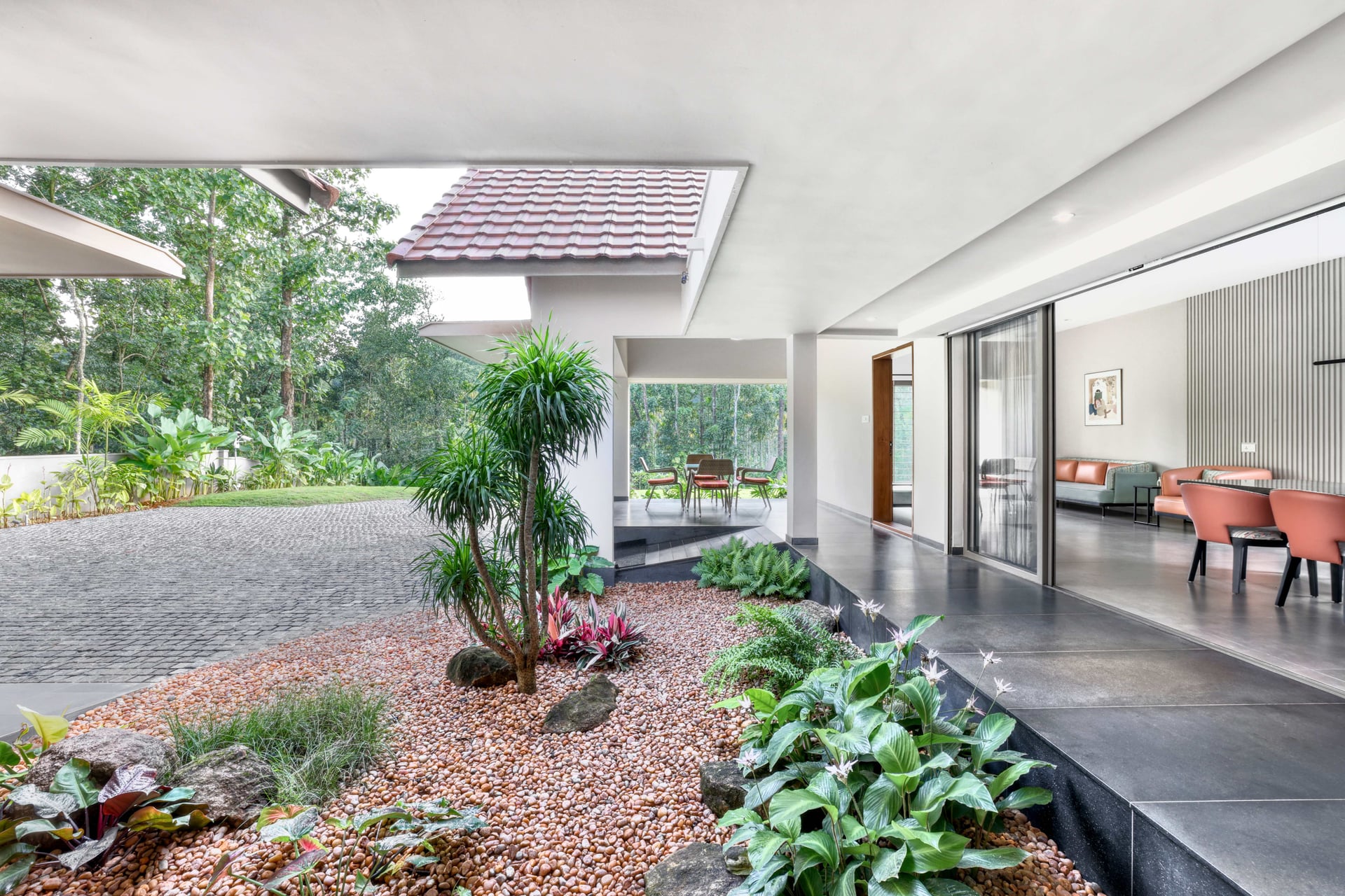 Shades of Tropics - Image 5