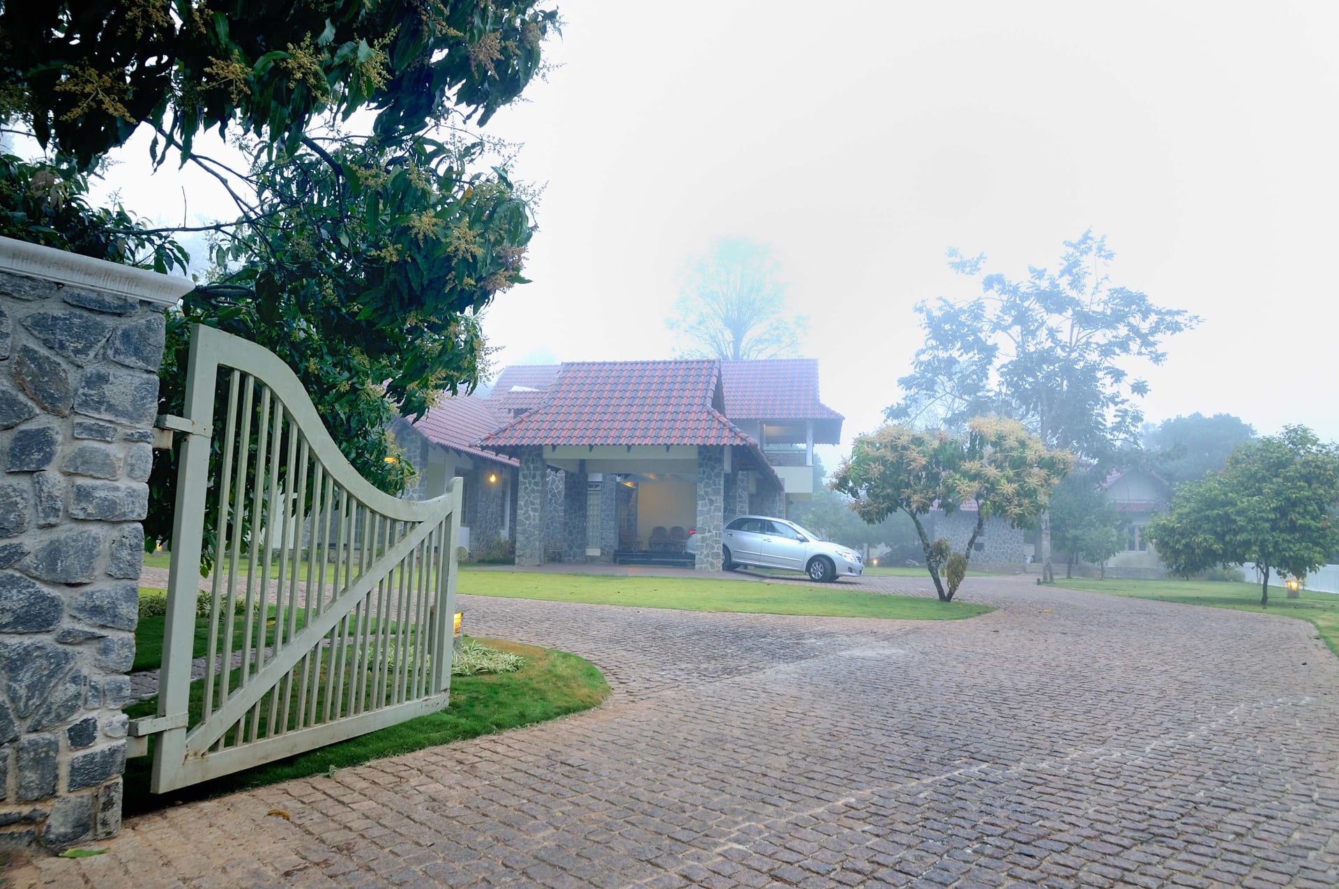 Kizhakkethalackal House - Image 1