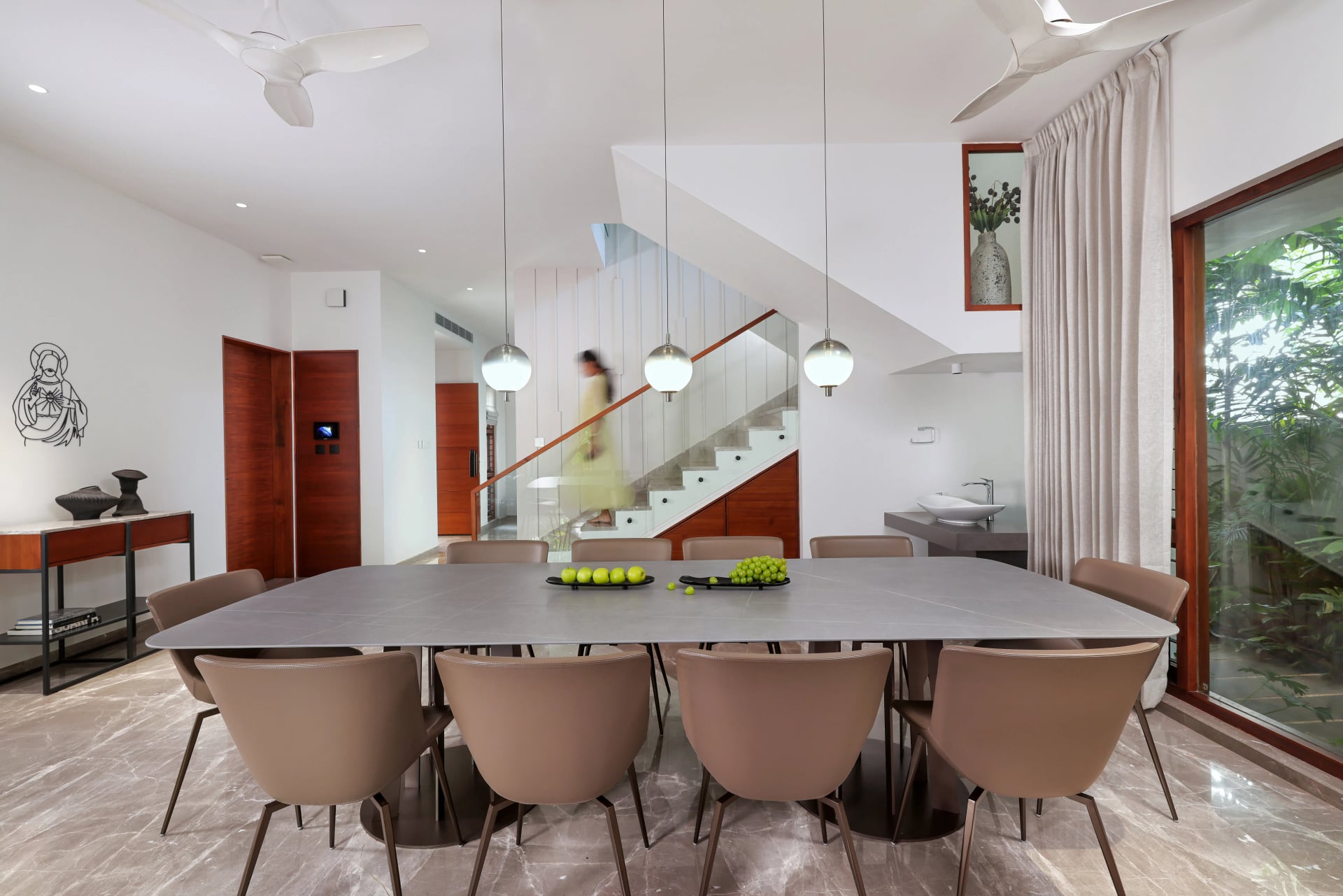 House of Strings - Image 3