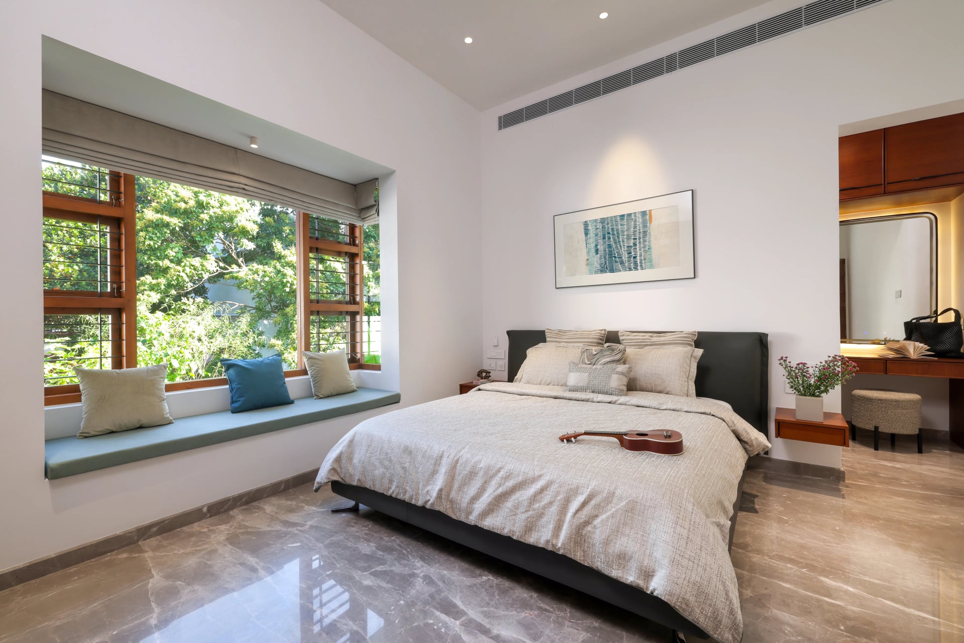 House of Strings - Image 8