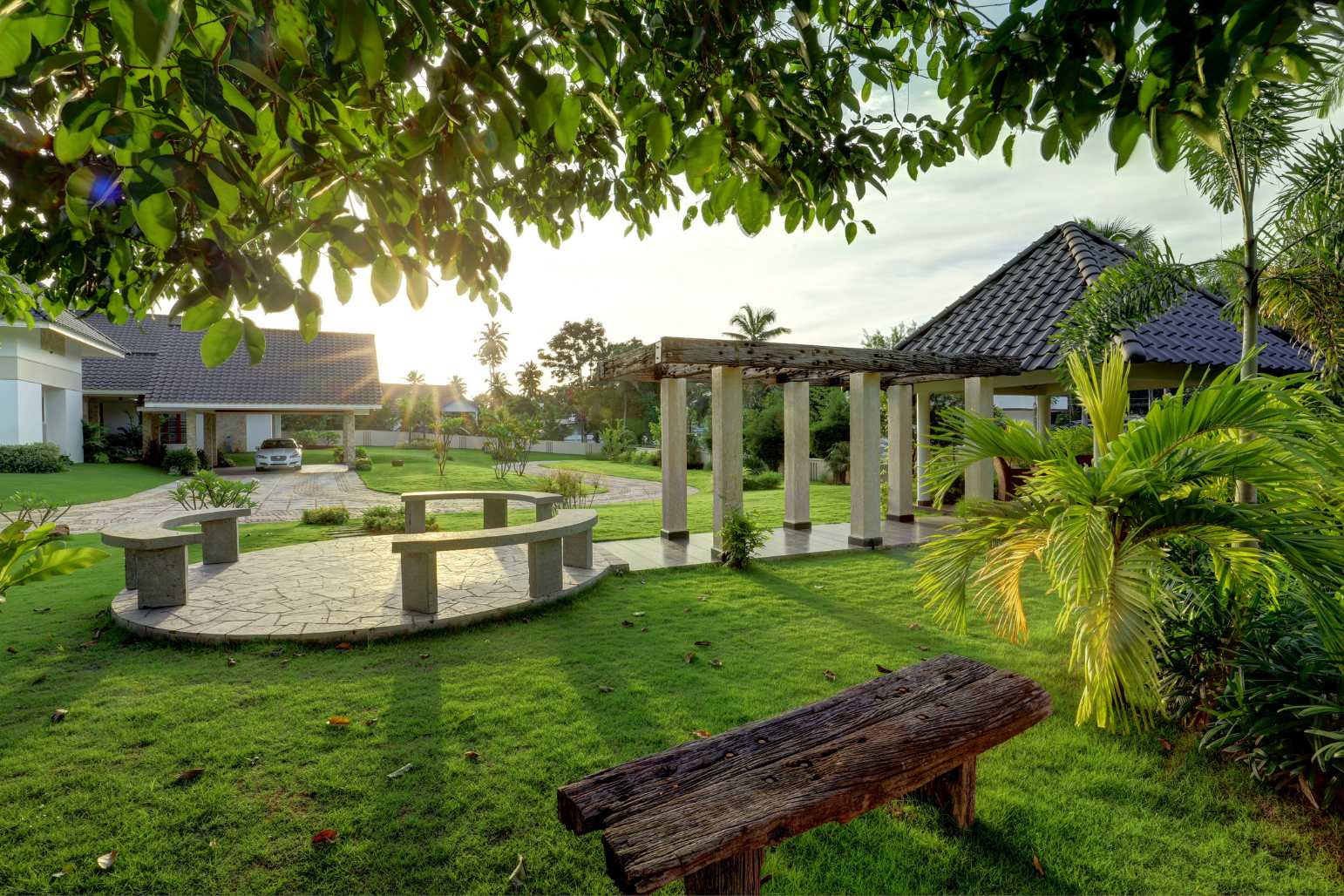 The Candid Luxury - Image 3